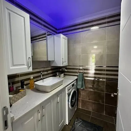 Apartment Alacati Merkezine 20 Metre Uzaklikta. 2+1 Ev