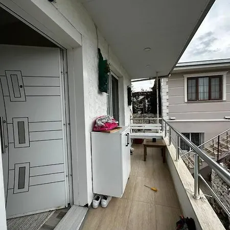 Apartment Alacati Merkezine 20 Metre Uzaklikta. 2+1 Ev